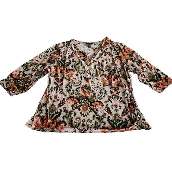 ATTYRE Woman 2X surplice gardencore top - Picture 3 of 8